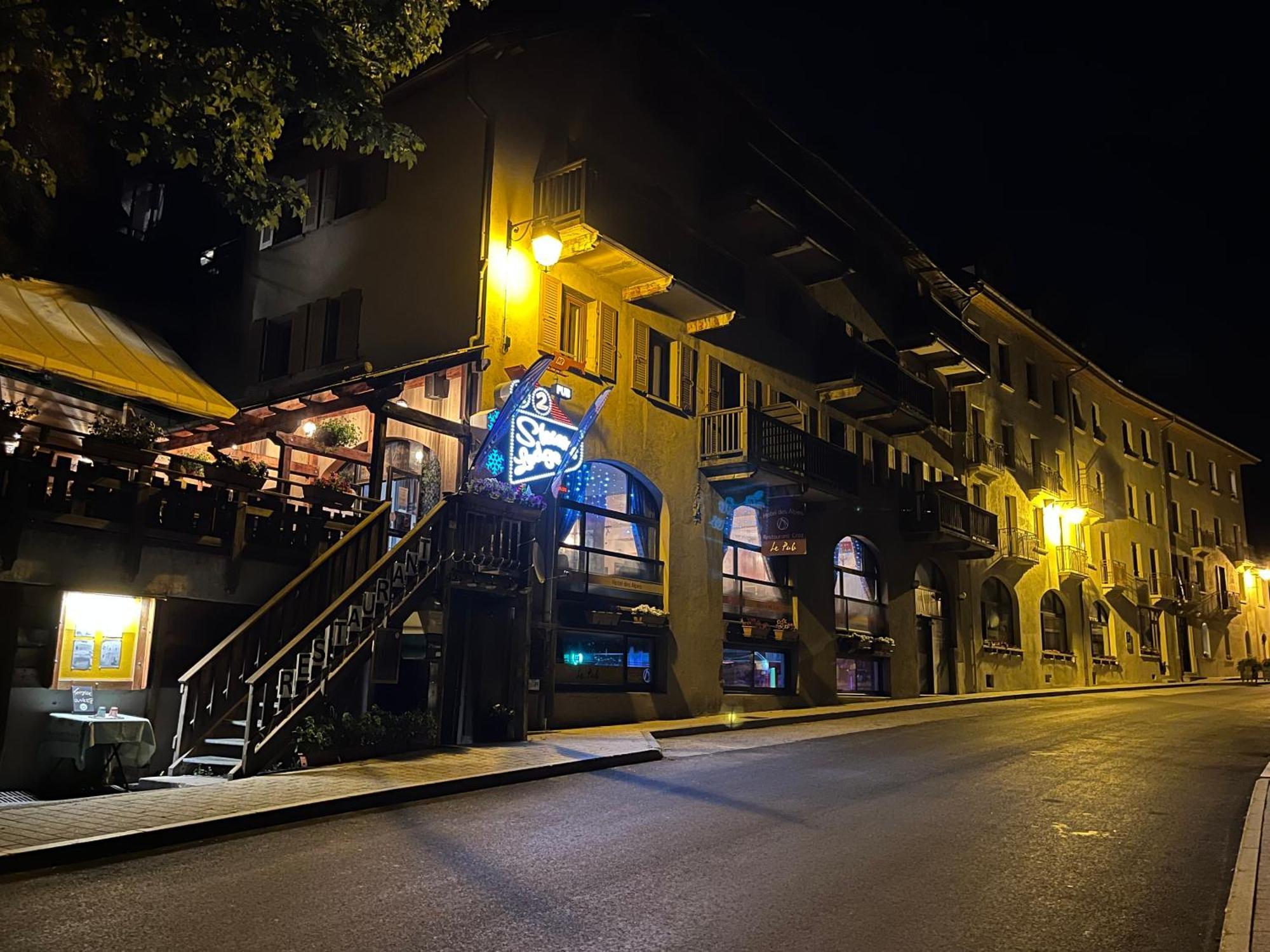 Hotel Des Alpes - Skiers & Bikers Lodge Ла-Грав Экстерьер фото