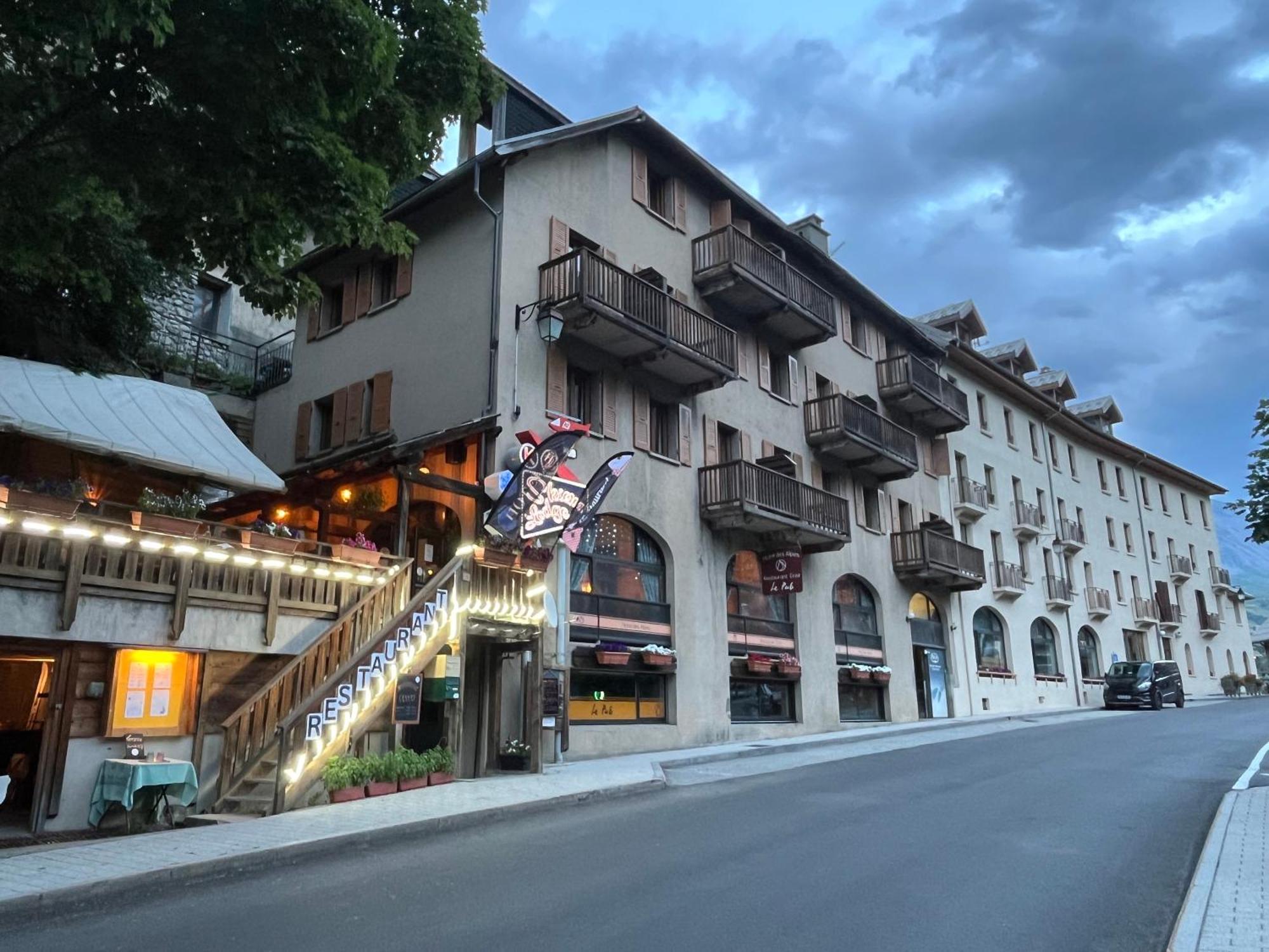 Hotel Des Alpes - Skiers & Bikers Lodge Ла-Грав Экстерьер фото