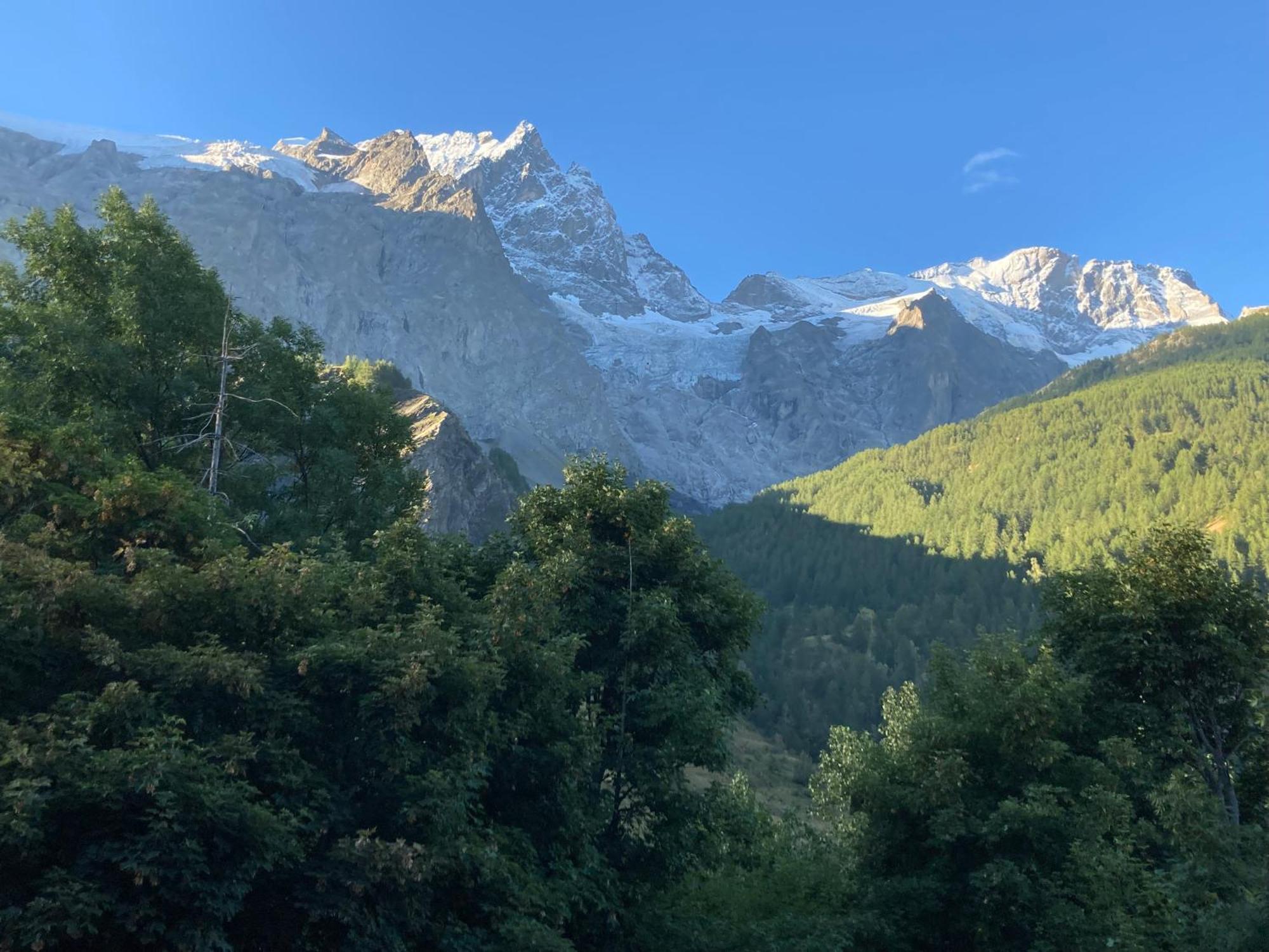 Hotel Des Alpes - Skiers & Bikers Lodge Ла-Грав Экстерьер фото