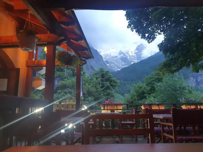 Hotel Des Alpes - Skiers & Bikers Lodge Ла-Грав Экстерьер фото